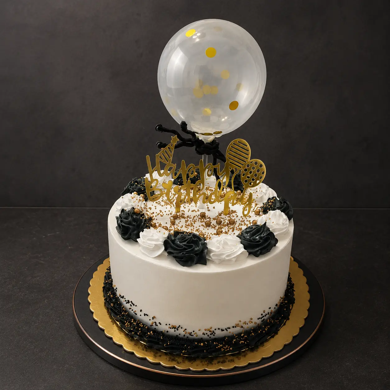 Tarta negra y dorada personalizada de LyC Tartas
